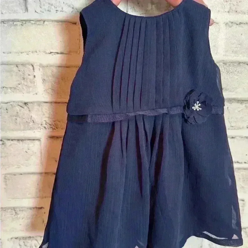 Infant‎ dress size 3 months